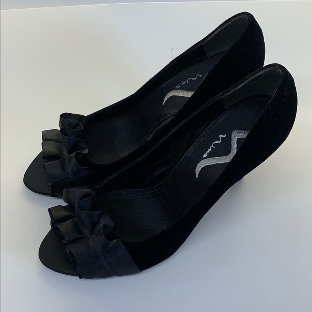 Formal black heels